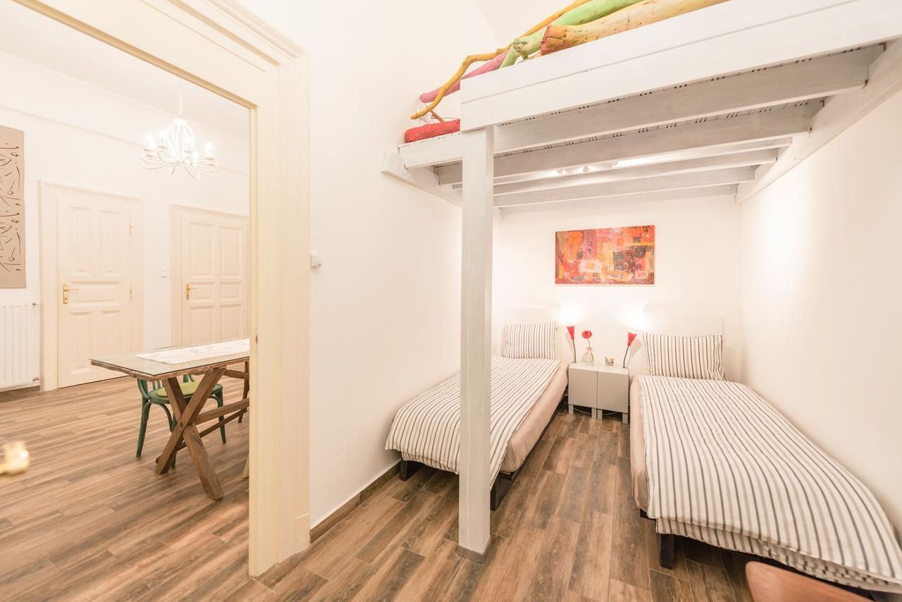 Family And Friends Apartment 布达佩斯 外观 照片